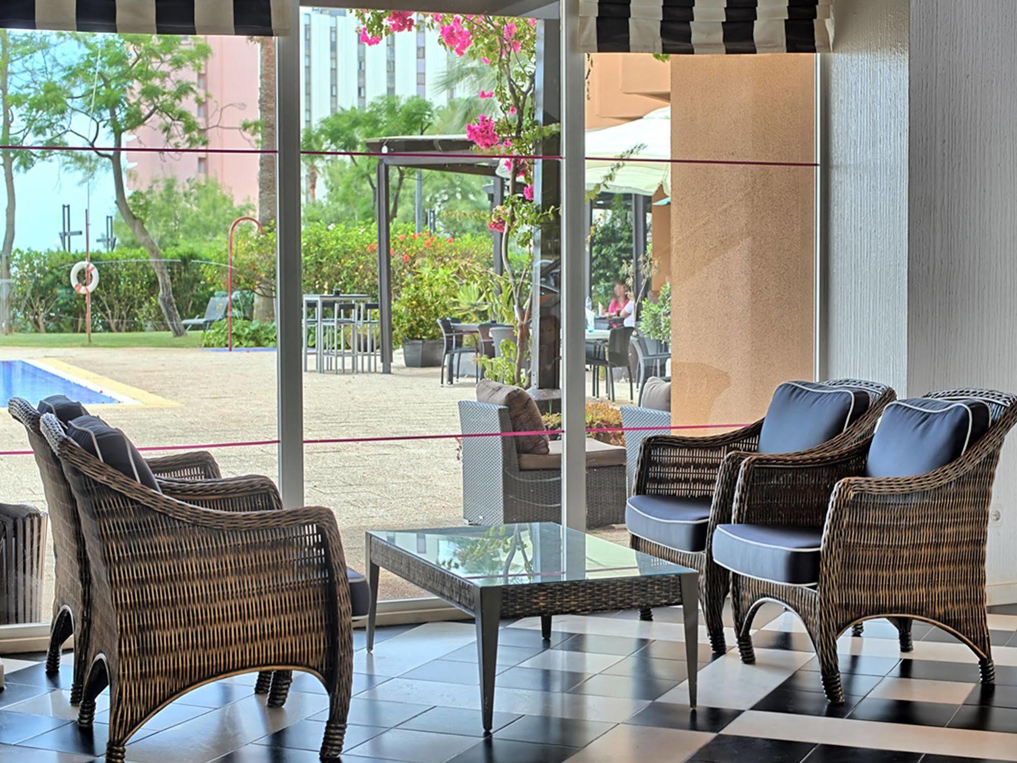 Dom Pedro Portobelo Aparthotel Виламура Екстериор снимка