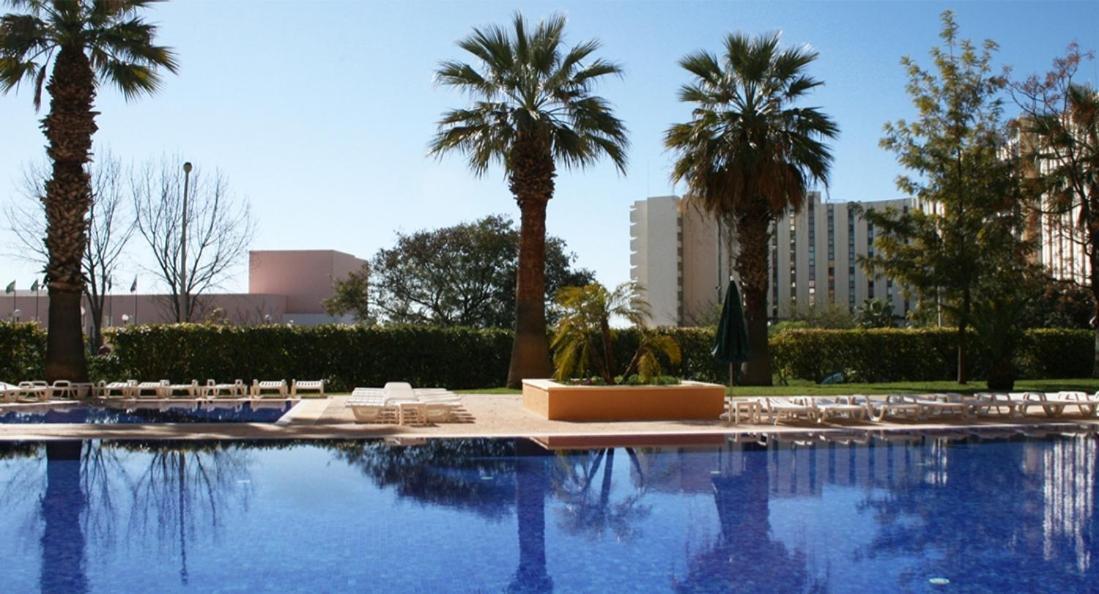 Dom Pedro Portobelo Aparthotel Виламура Екстериор снимка