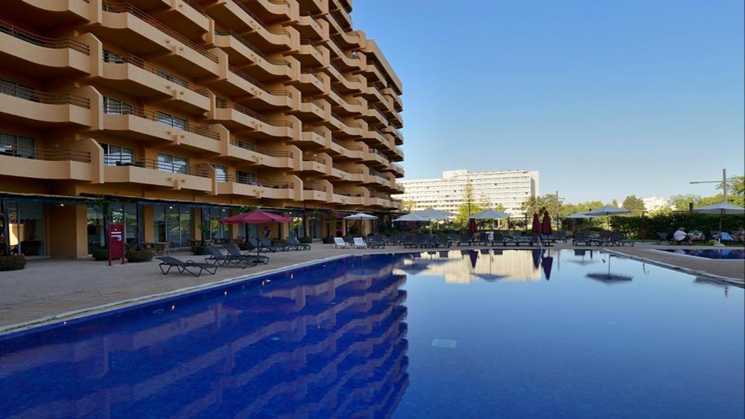 Dom Pedro Portobelo Aparthotel Виламура Екстериор снимка